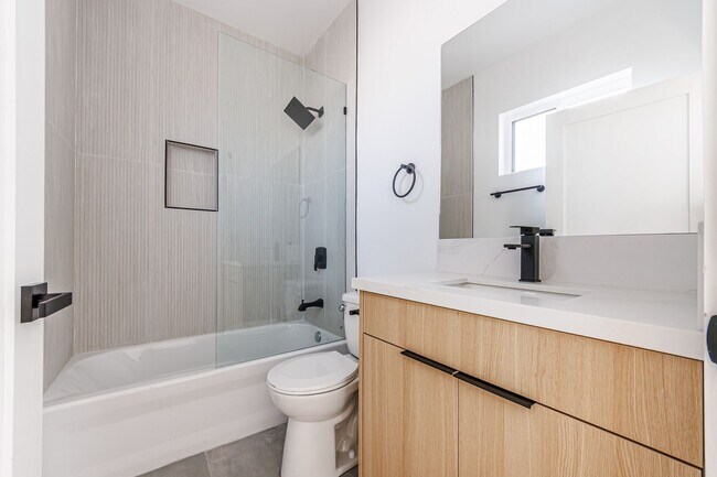 Building Photo - 13463 Beach Ave