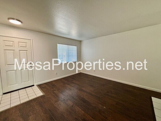 Building Photo - 13539 Merry Oaks St