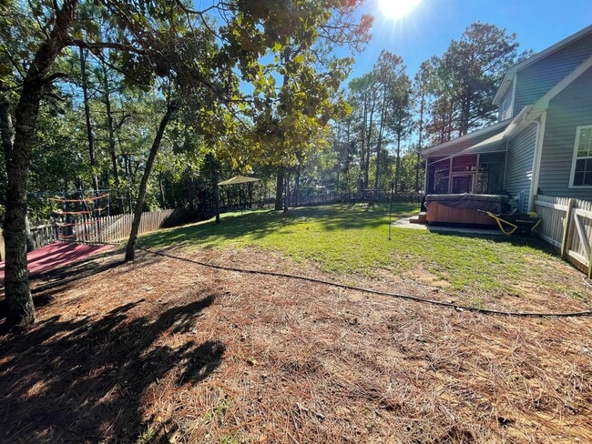 Building Photo - 4 Bedroom 3.5 Bath Home in Carolina Lakes!