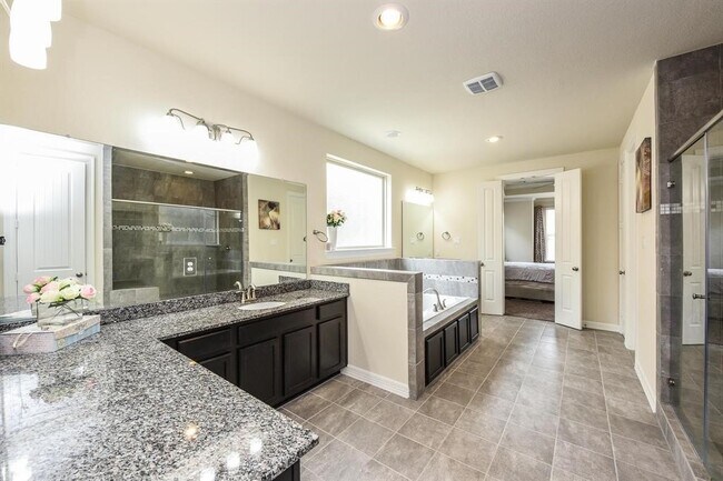 Building Photo - 13209 Dartmoor Terrace Dr