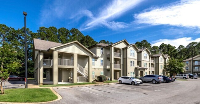 Building Photo - Beautiful 1 Bedroom Apartment in Fort Walton Beach!