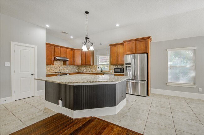 Building Photo - 2422 Monarch Terrace Dr