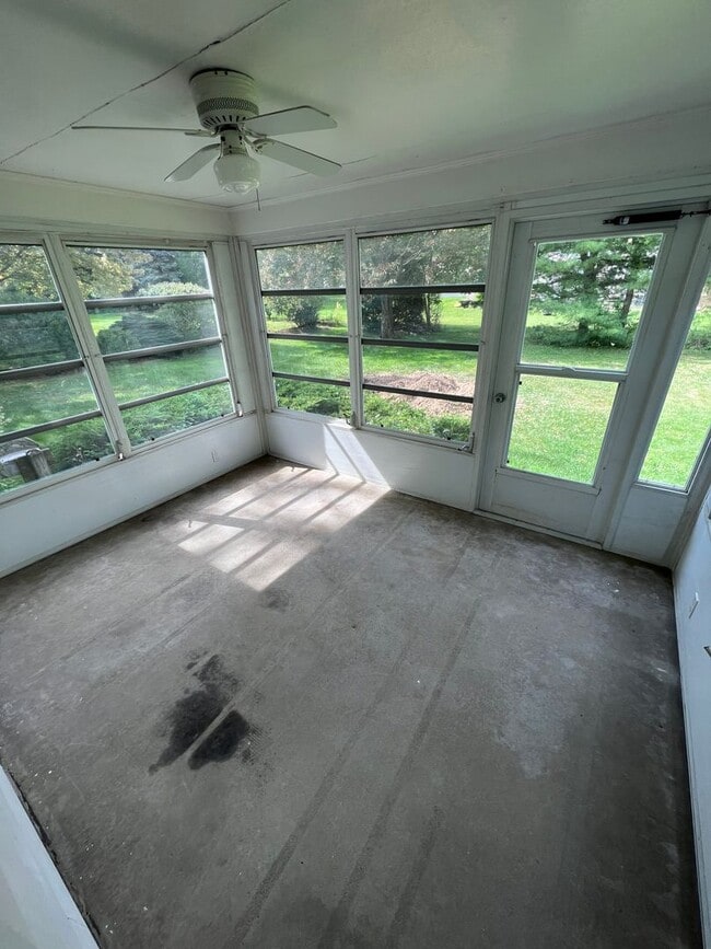 Building Photo - Updated Poland Ranch for Rent!