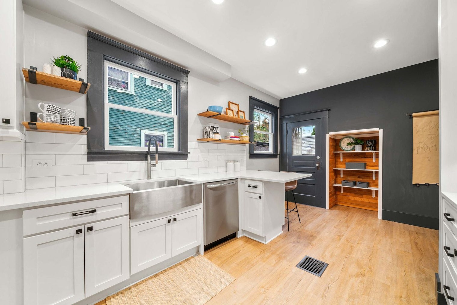 Building Photo - 3820 SE Belmont St