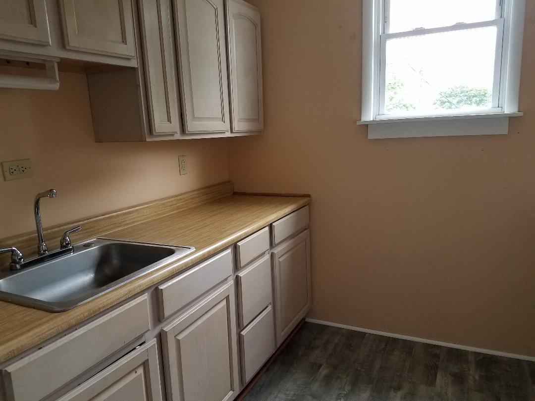 kitchen - 1718 2nd Ave