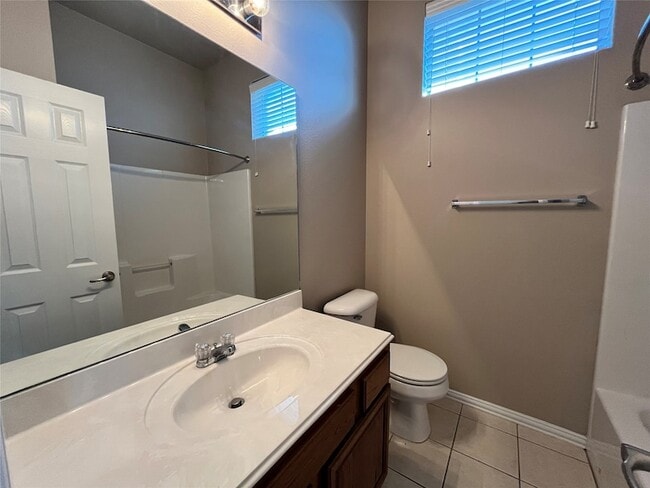 Building Photo - 1506 Poinsettia Blvd