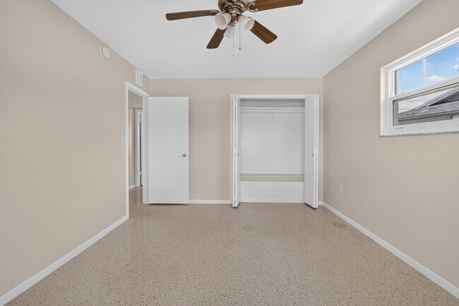 Building Photo - Affordable Sun city Home