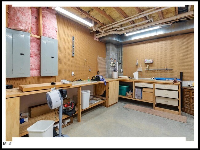 Building Photo - 1202 Rocky Point Ln