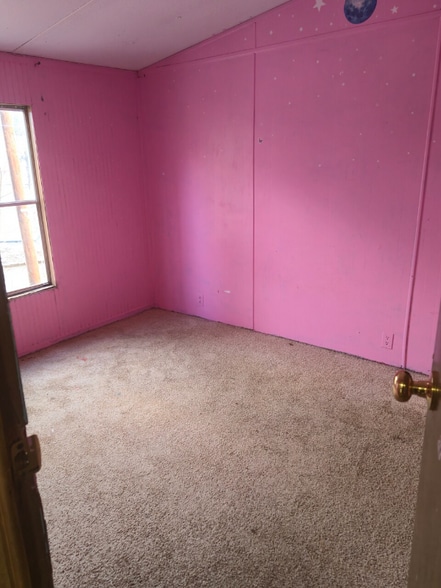 Building Photo - 1075 Sweeten Creek Rd