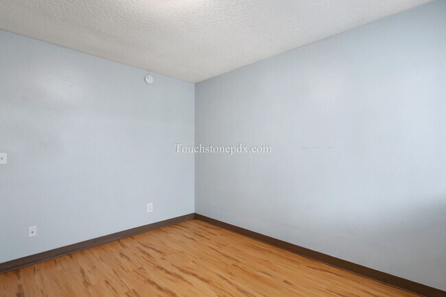 Building Photo - Updated 2 BD | 1 BA in King Arthur Court A...