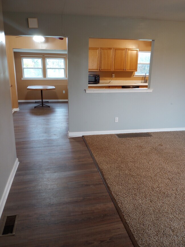 Building Photo - 24 NW 525th Rd