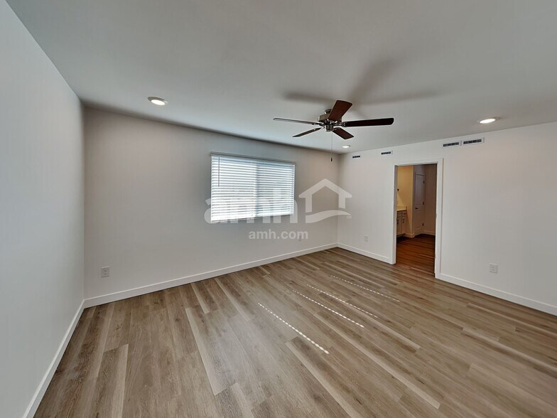 Building Photo - 6467 E Paseo Alga