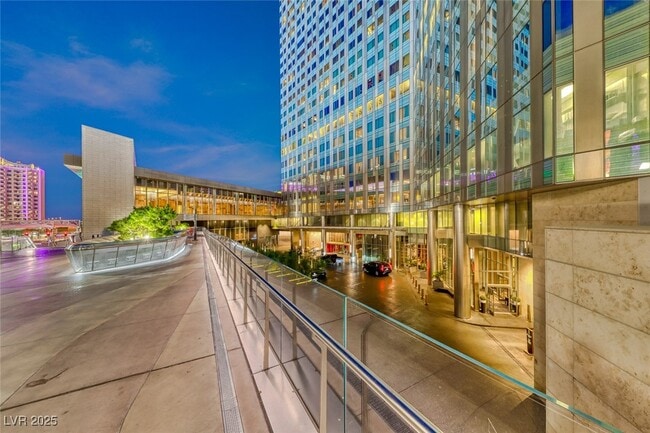 Building Photo - 3750 S Las Vegas Blvd