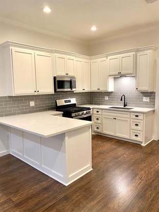 Building Photo - 12042 Carlsbad St