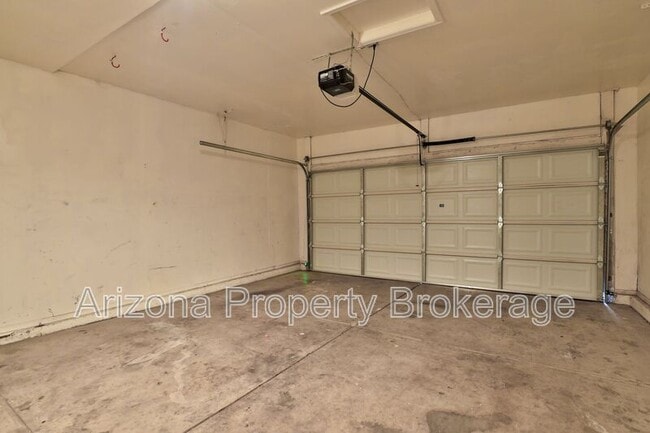 Building Photo - 1653 E Cindy St