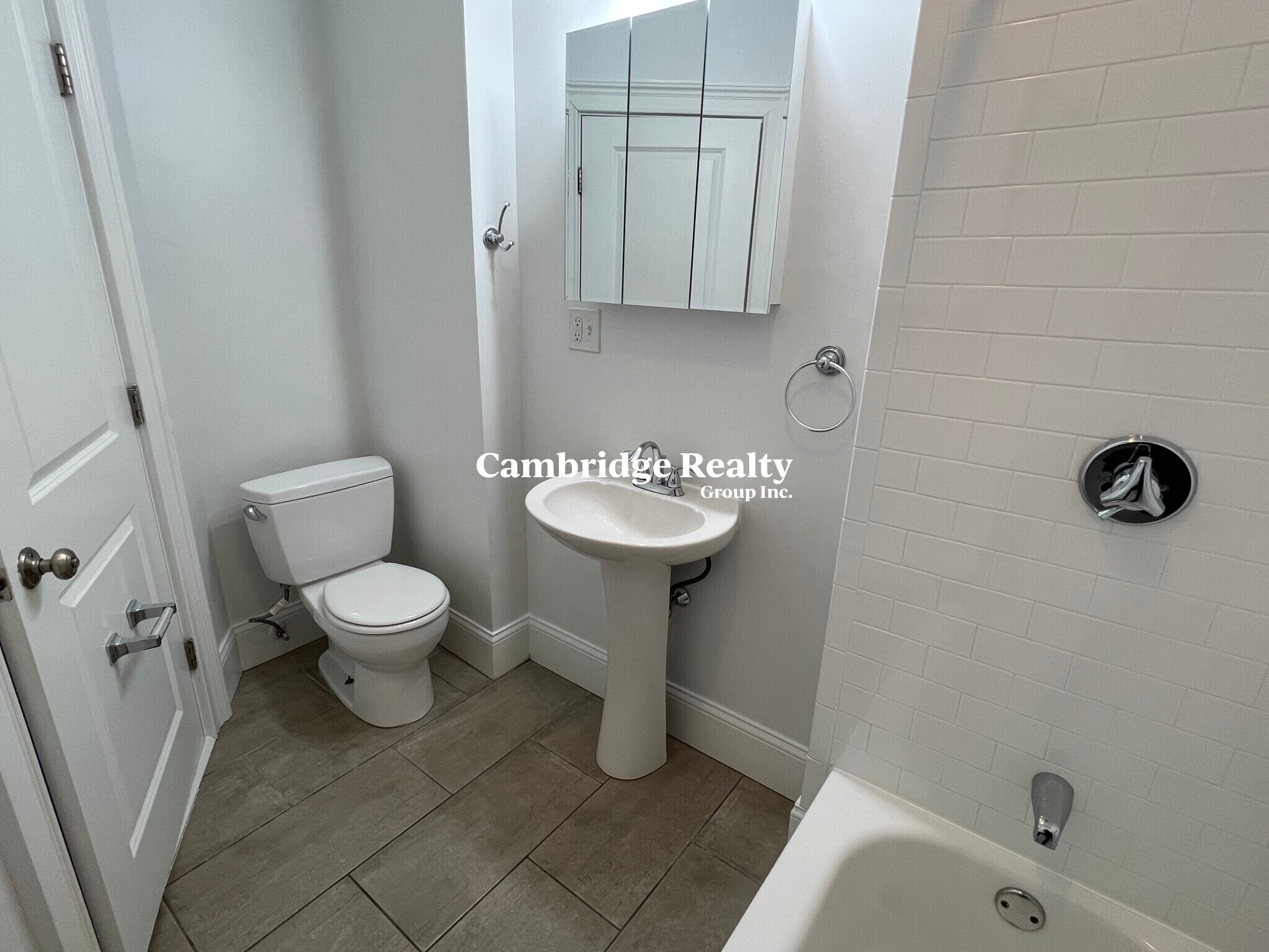 Building Photo - 107 Columbia St