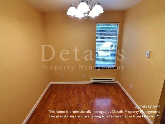 Building Photo - Nicely Updated Condo with 1 BR + Loft, 2.5...