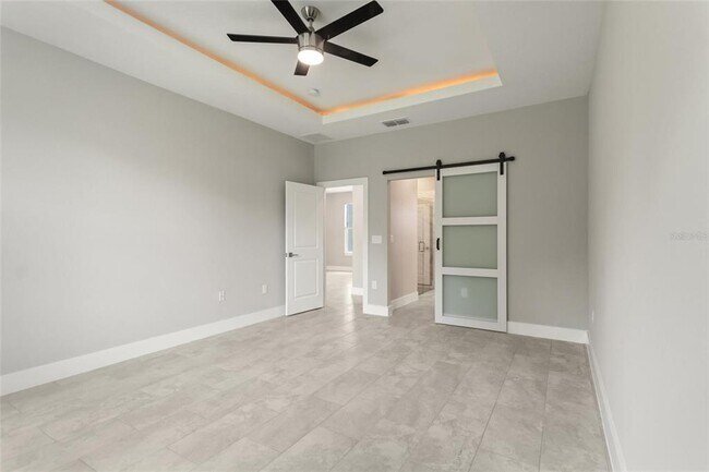 Building Photo - 1250 Papillon St