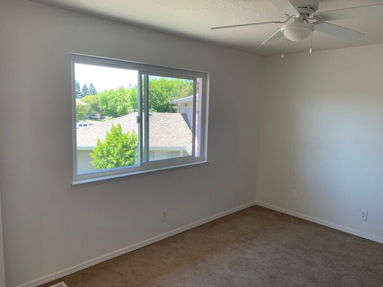 Building Photo - 2412 Plata Ct
