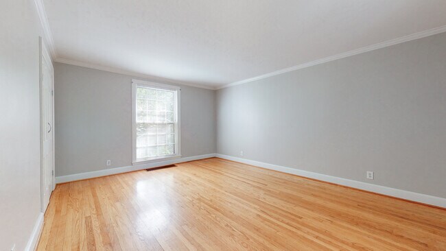 Building Photo - 802 Timber Ln