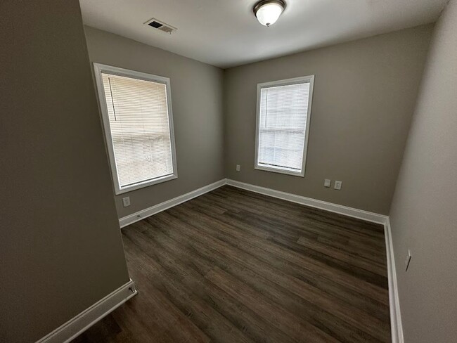 Building Photo - 3 Bed 1 Bath in Atlanta!---Special offer: ...