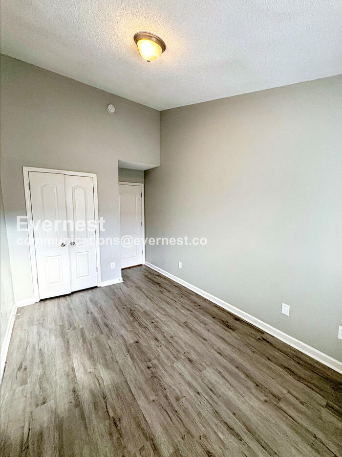 Building Photo - 8616 Thomas Ln