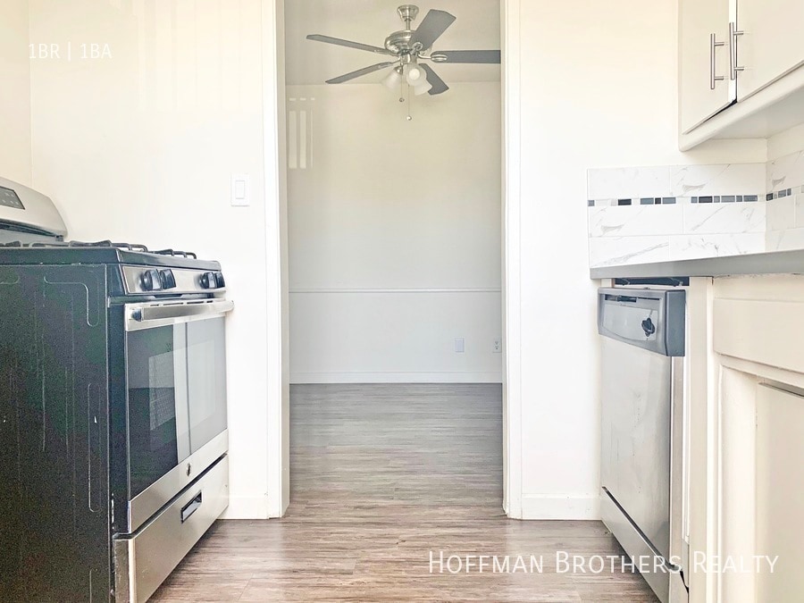 Building Photo - 2001 Beachwood Dr