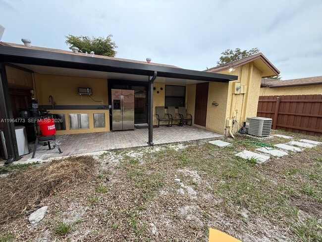 Building Photo - 4403 NW 4th Ave