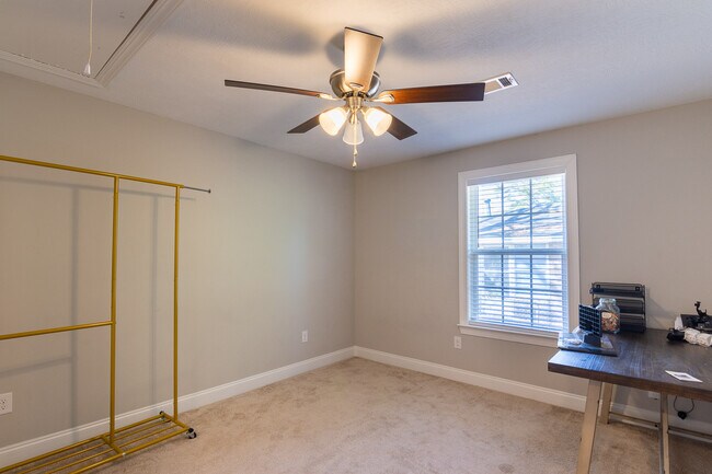 Building Photo - 154 Anneswood Rd