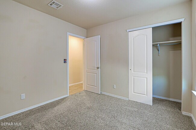 Building Photo - 14321 Paraiso Dr