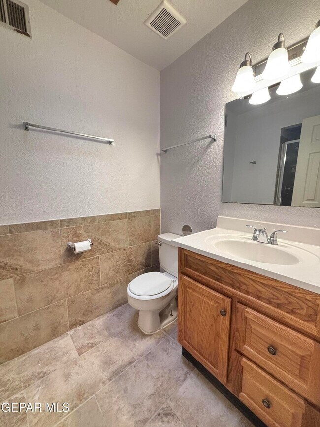 Building Photo - 10928 Duke Snider Cir