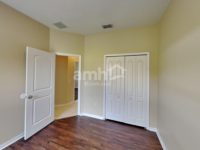 Building Photo - 3112 Dasha Palm Dr