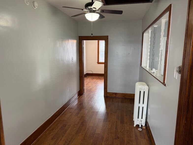 Building Photo - 407 Elm Rd