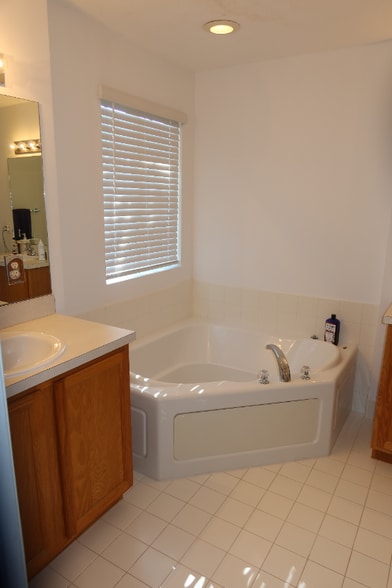 Building Photo - 4577 Danson Way