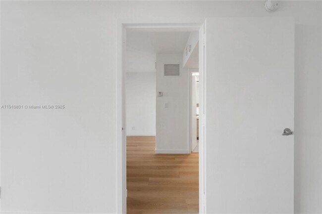 Building Photo - 780 NE 69th St