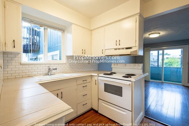 Building Photo - Spacious One Bedroom In Southwest Tigard!
