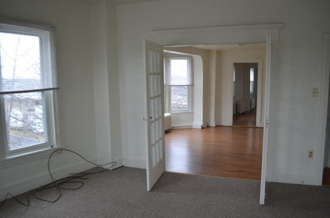 Building Photo - 1 Bedroom 3rd Floor Apartment Near York Revolution Stadium