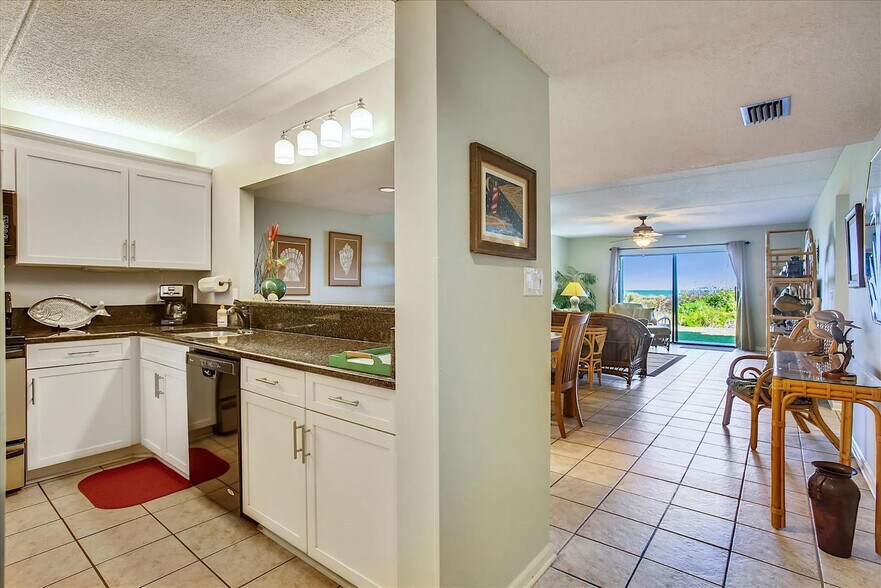 Building Photo - 6100 A1A S