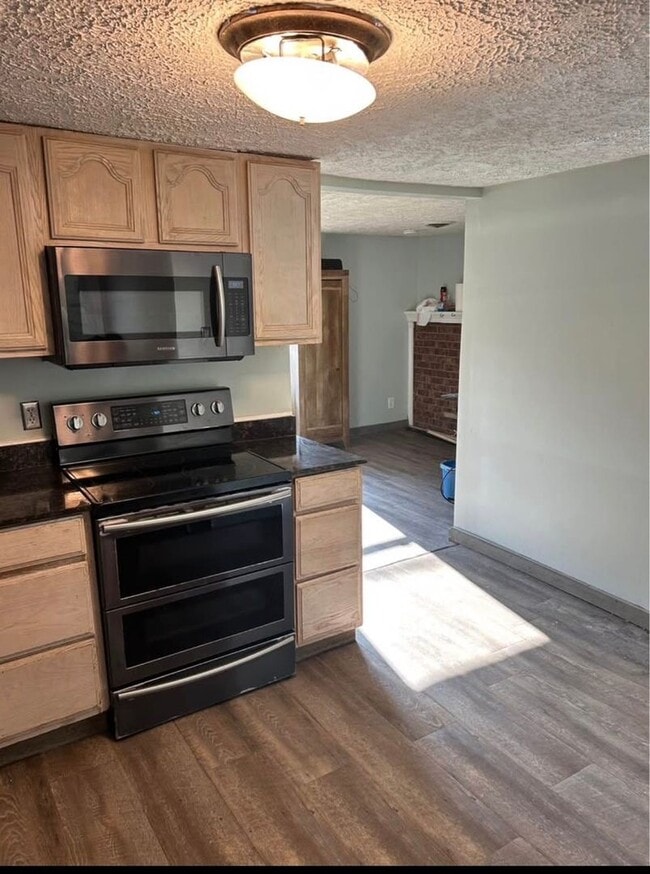 Building Photo - 6849 N Aurelius Rd