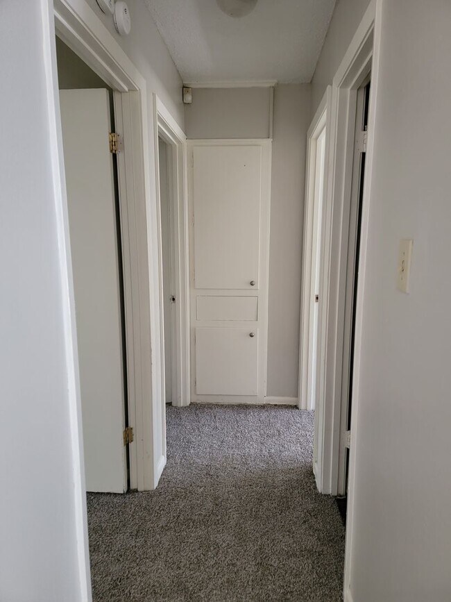 Building Photo - 3 Bedroom 2 bathroom Bossier City