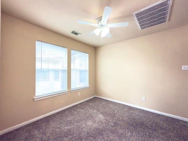 Building Photo - 5227 Brinkman Ct