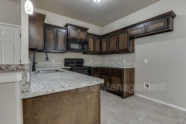 Building Photo - 1308 Garden Gate Dr