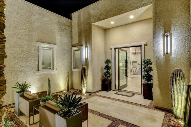 Building Photo - 6300 Clovis Point St