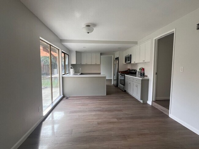 Building Photo - Pleasanton Home for Rent