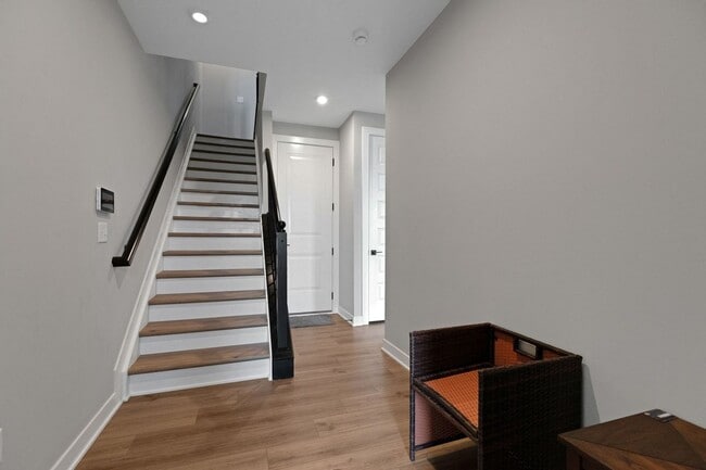 Building Photo - 6032 Windsor Dr