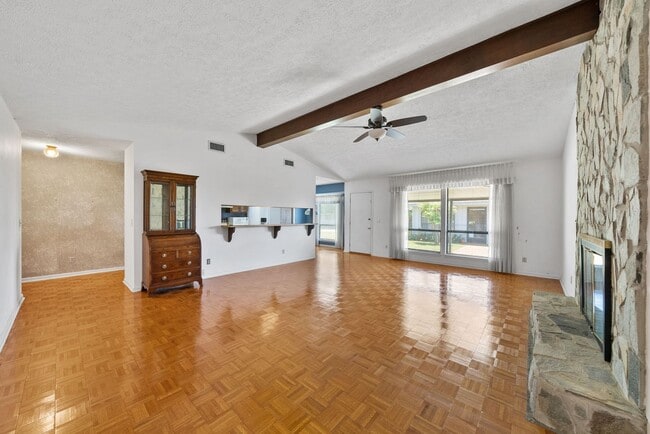 Building Photo - For Rent – Huntingdon Estates 3BR/2BA Home...