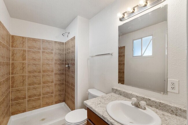 Building Photo - 7422 W Turney Ave