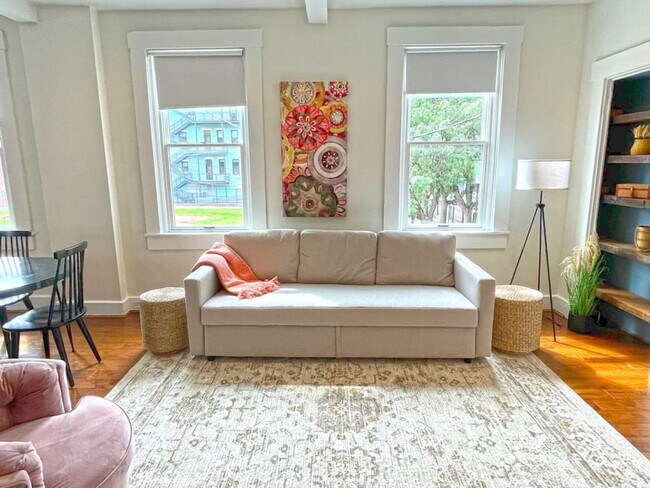 Building Photo - 1806 Republic St