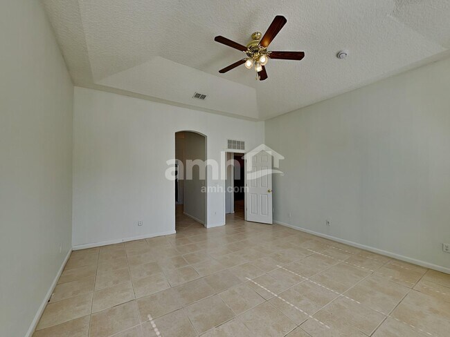 Building Photo - 9140 Prosperity Lake Dr