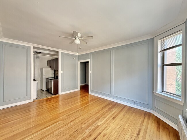 Building Photo - 1371 W Estes Ave